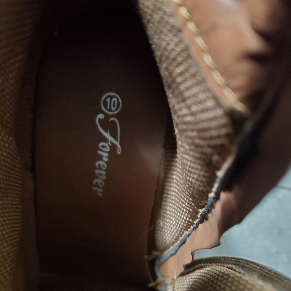 Forever Camila-69 NWOT Faux Leather Buckle and Strap Booties Tan Size 10 - Picture 7 of 12